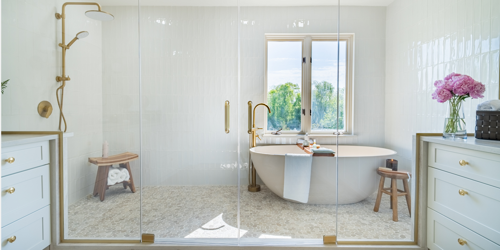 Tiles Featured in a Bathroom on HGTV’s Totally ’90s House