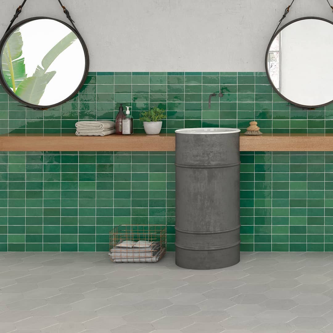 Product - Fez 2.5 X 5 Emerald Gloss, Fez (TSCWDAFEEMG) - Tierra Sol  Ceramic Tile