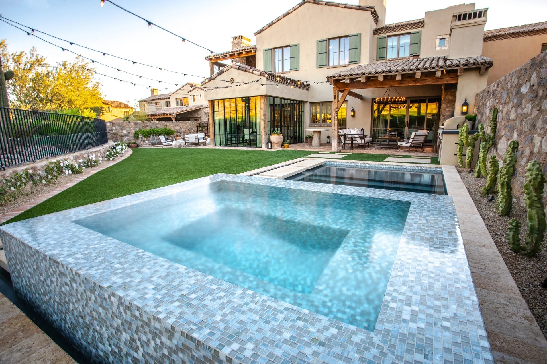 Tommy Bahama - Architessa