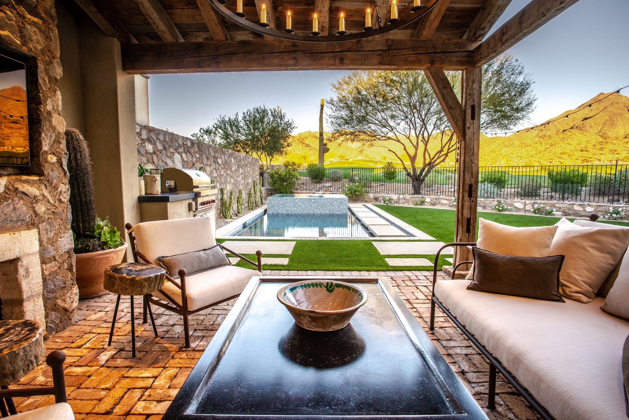 Tommy Bahama - Architessa