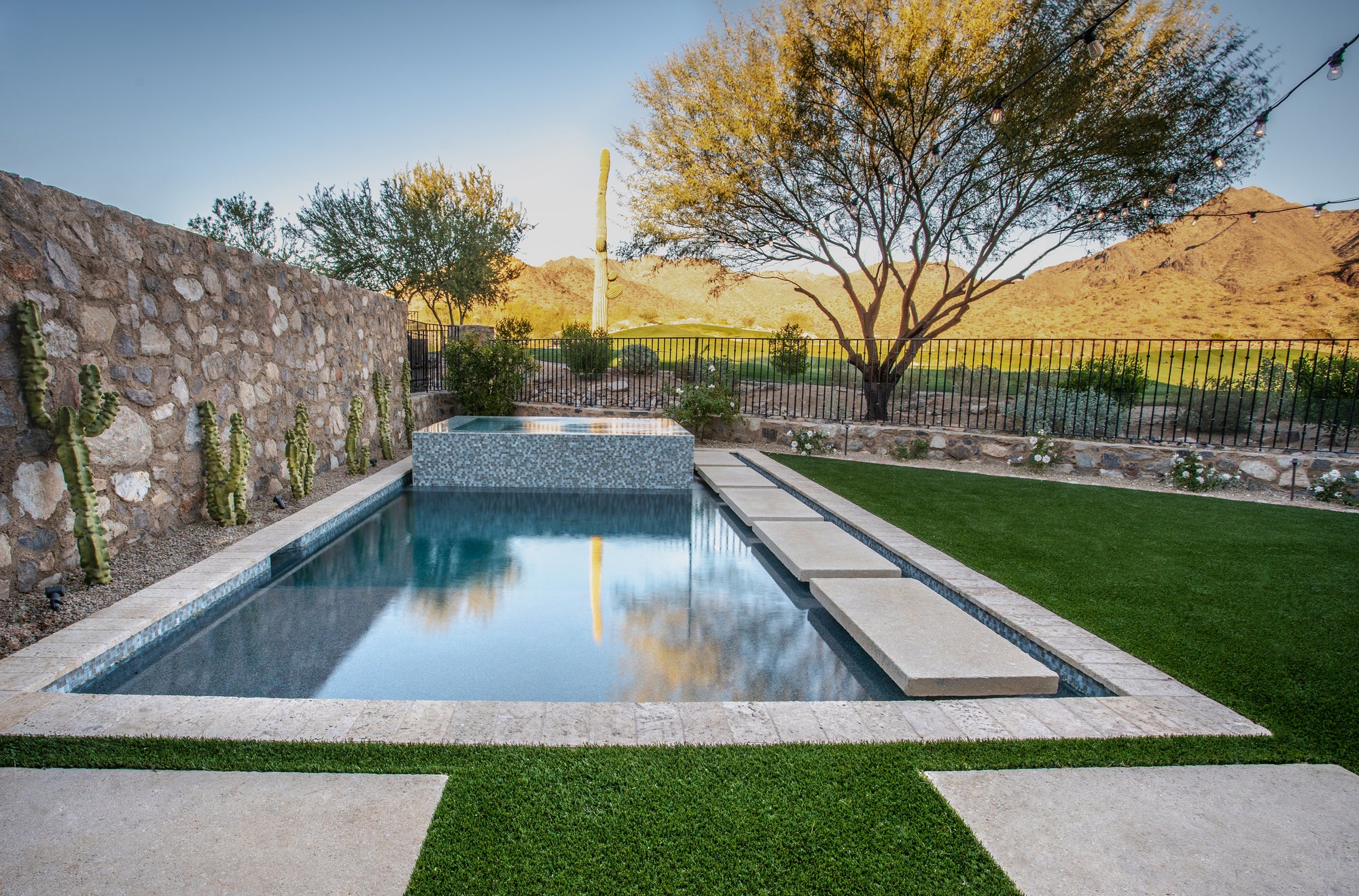 Tommy Bahama - Architessa