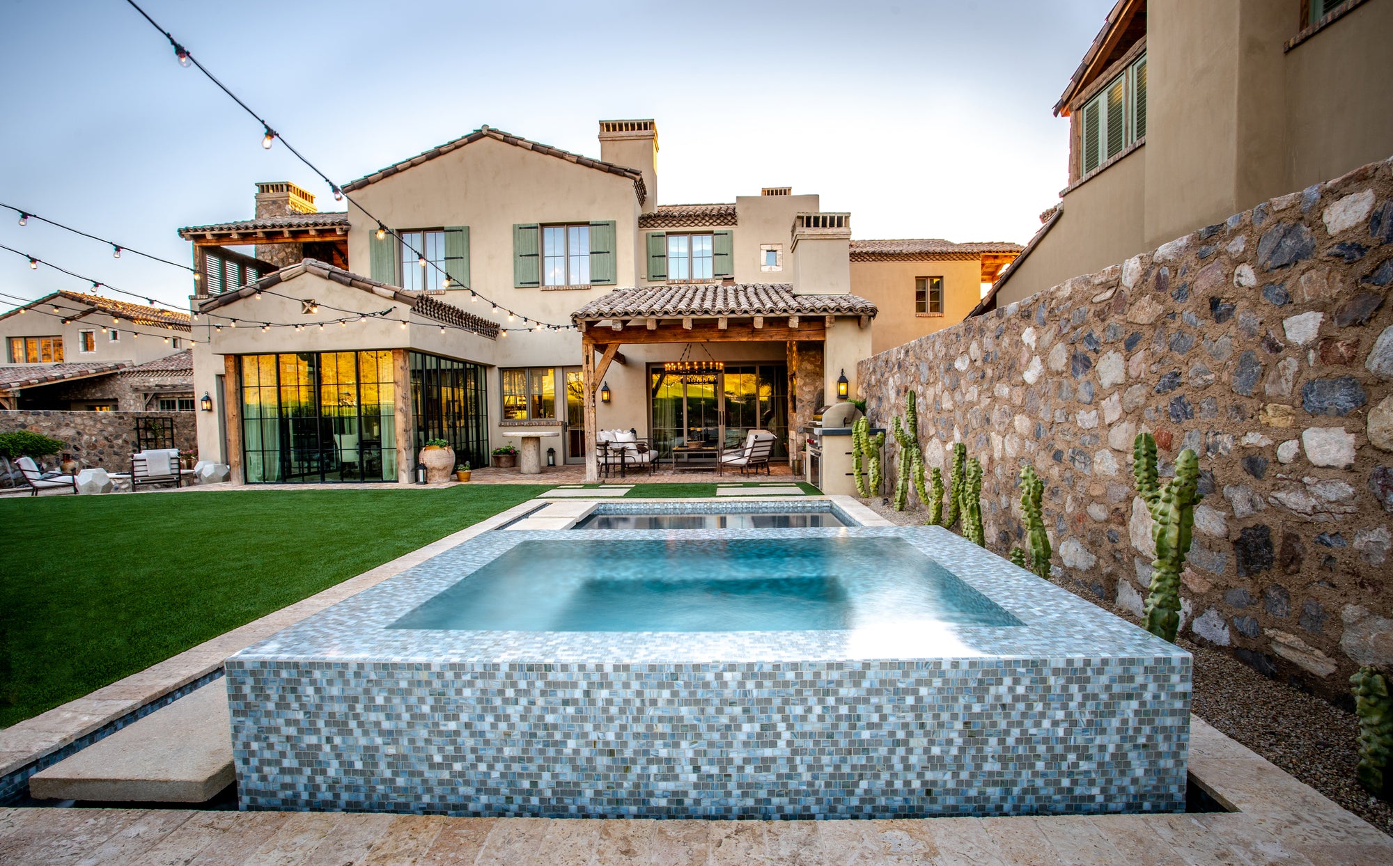 Tommy Bahama - Architessa